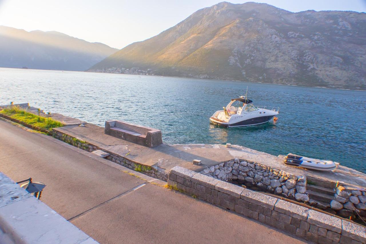 Pallazo Uniqato Seafront Kotor Eksteriør billede