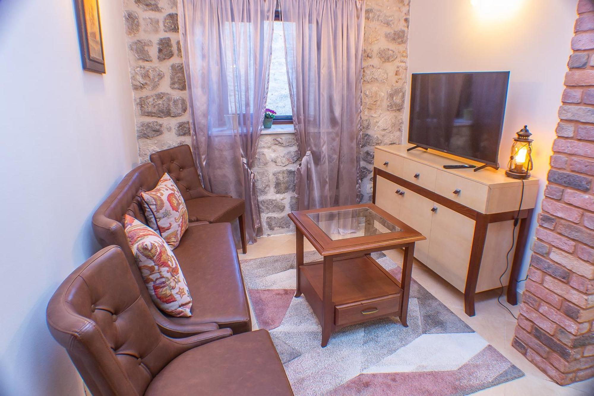 Pallazo Uniqato Seafront Kotor Eksteriør billede